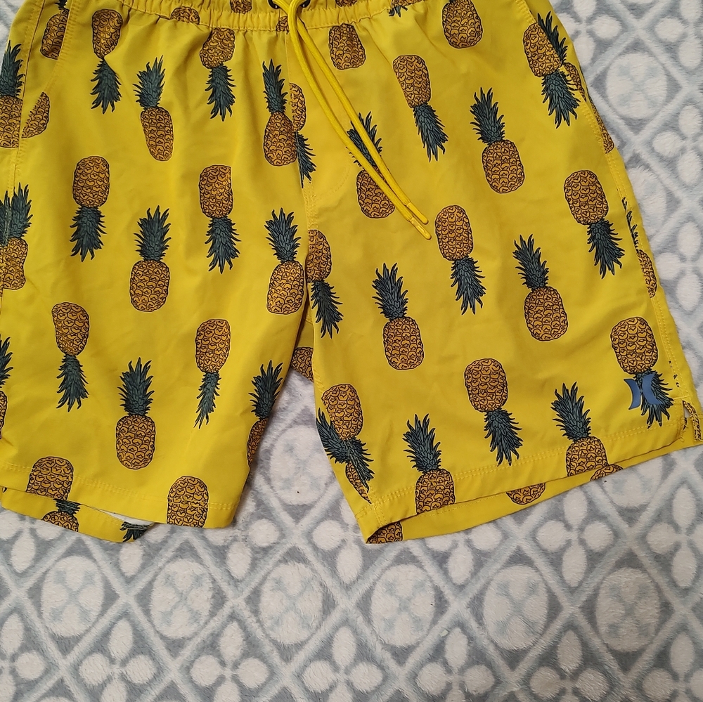 Men's Medium Hurley Swim Shorts